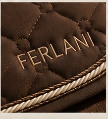 Firma FERLANI ricamata in oro sulla trapuntatura